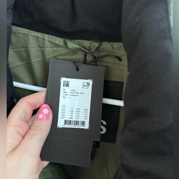 RAINS Boxy Puffer Vest - Waterproof, Insulated - Picture 4 of 5